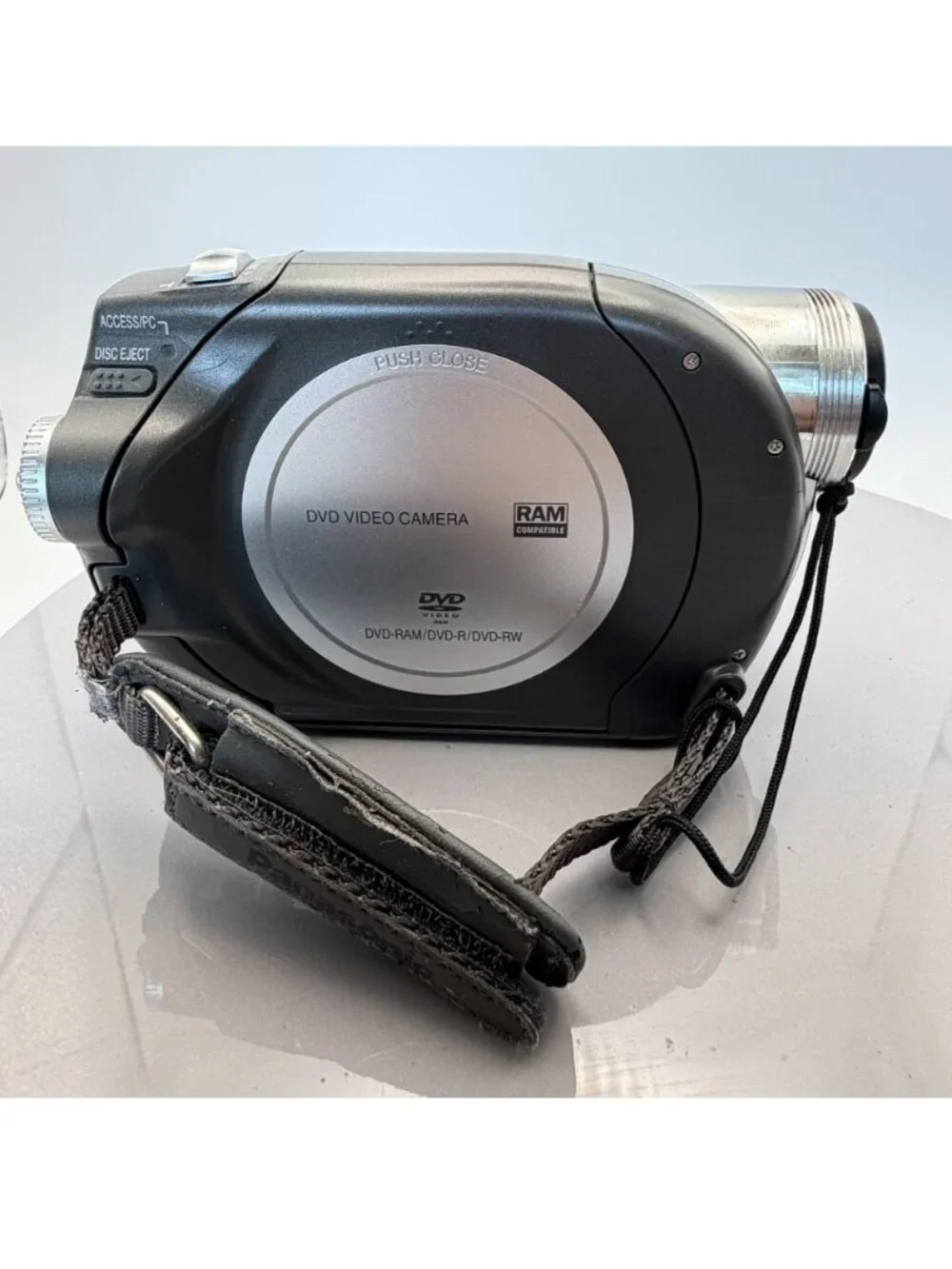 Panasonic Palmcorder MultiCam VDR-D105 DVD Camcorder Charger Discs Manual Works